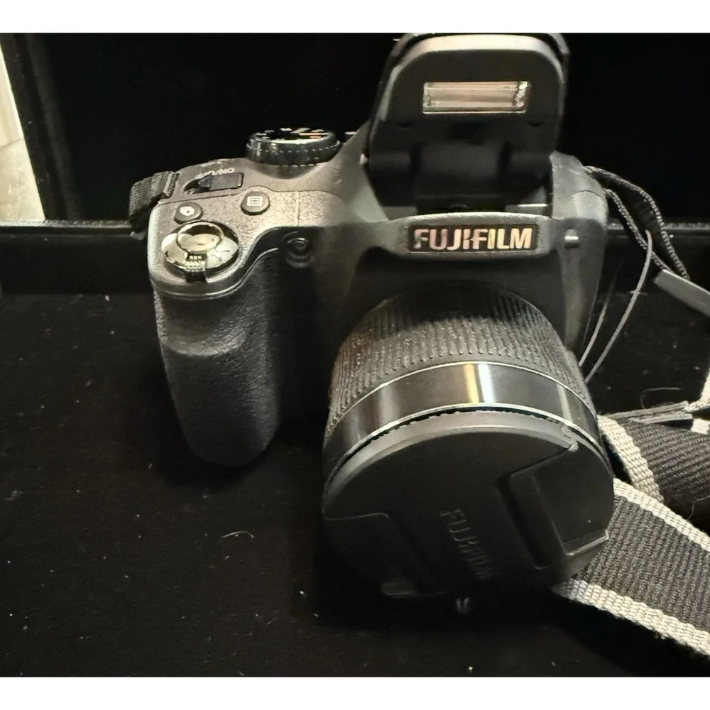 Fujifilm FinePix SL300 Digital Camera 14MP 30x Zoom w/ Accessories & SD Card